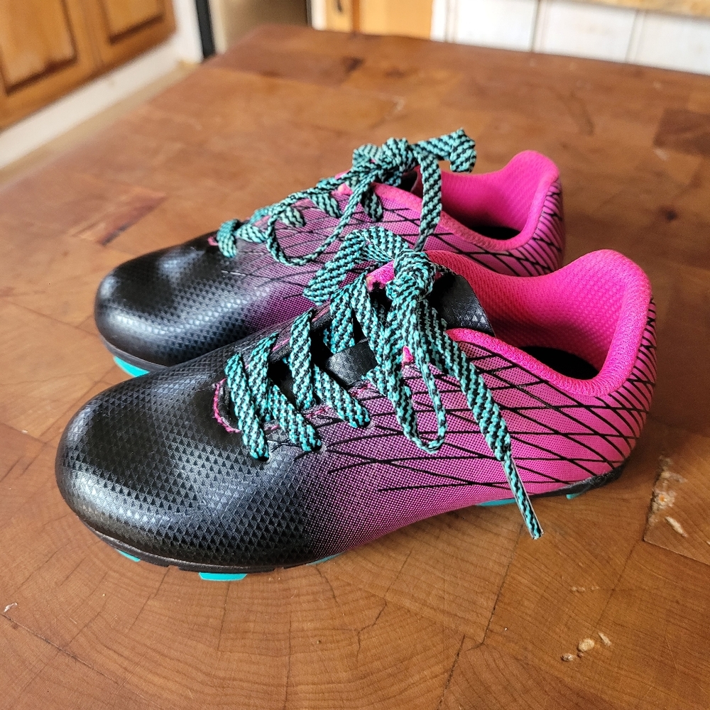 DSG Toddler Soccer Cleats size 9, pink